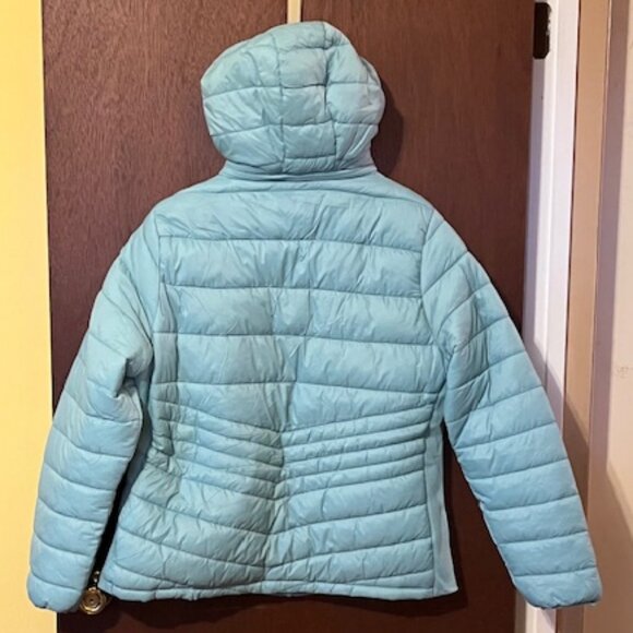 Lightweight puffer jacket with hood - Picture 5 of 8